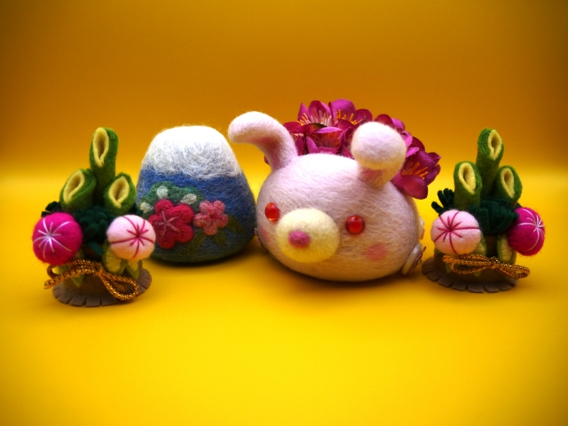 羊毛フェルトで作られた日本らしい写真